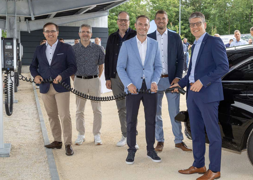 Carport-Photovoltaikanlage mit Gesamtleistung von 500 kWp in Betrieb genommen